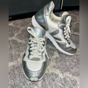 SDU Hexa Mesh Sneaker in White/Unicorn from Veja